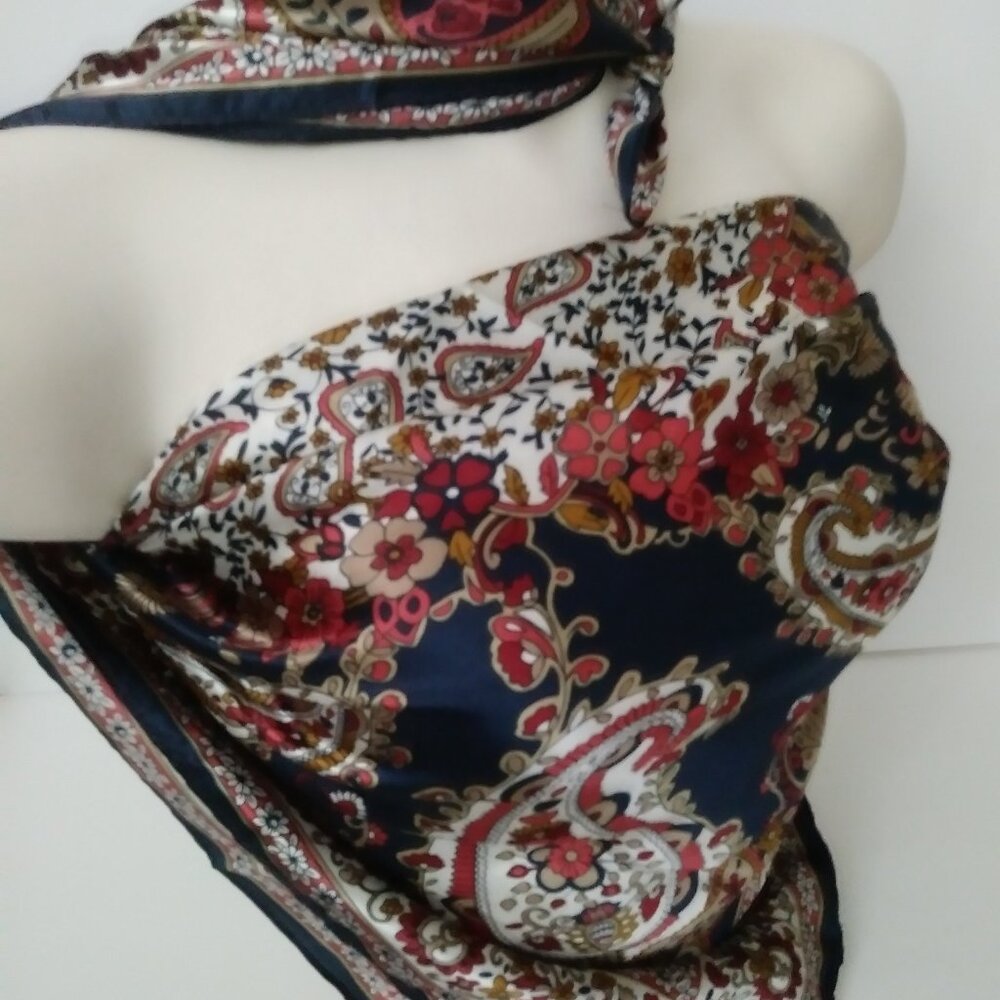 Elegant Paisley Navy Blue Silk Scarf - Picture 5 of 11